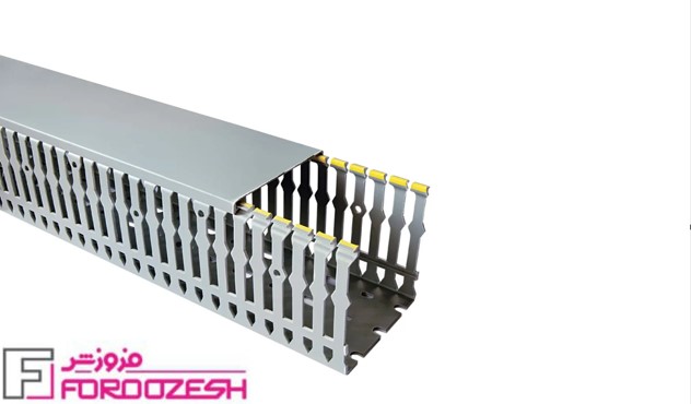 داکت شیاردار به عنوان نگهدارنده سیم روی دیوار